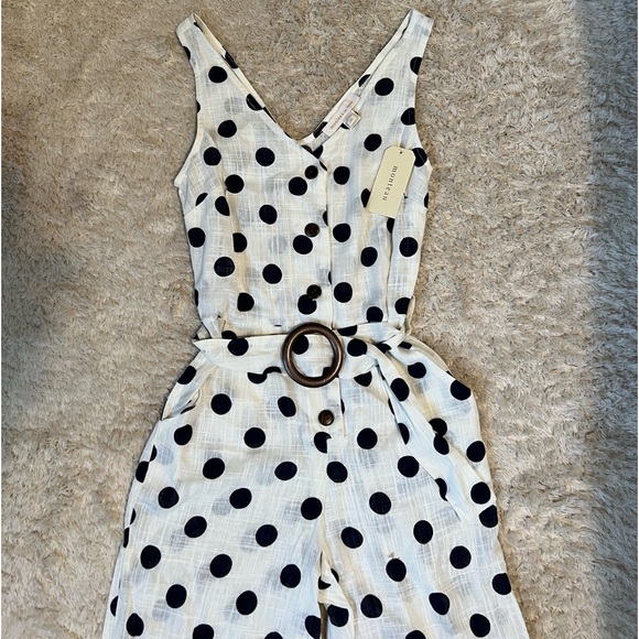 MONTEAU Sleeveless V-Neck Romper - Picture 7 of 8